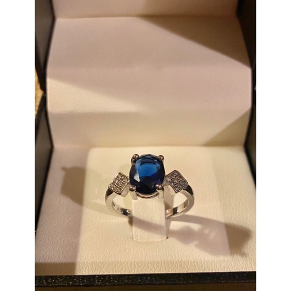 Two Beautiful Gemstone Rings - Picture 5 of 7